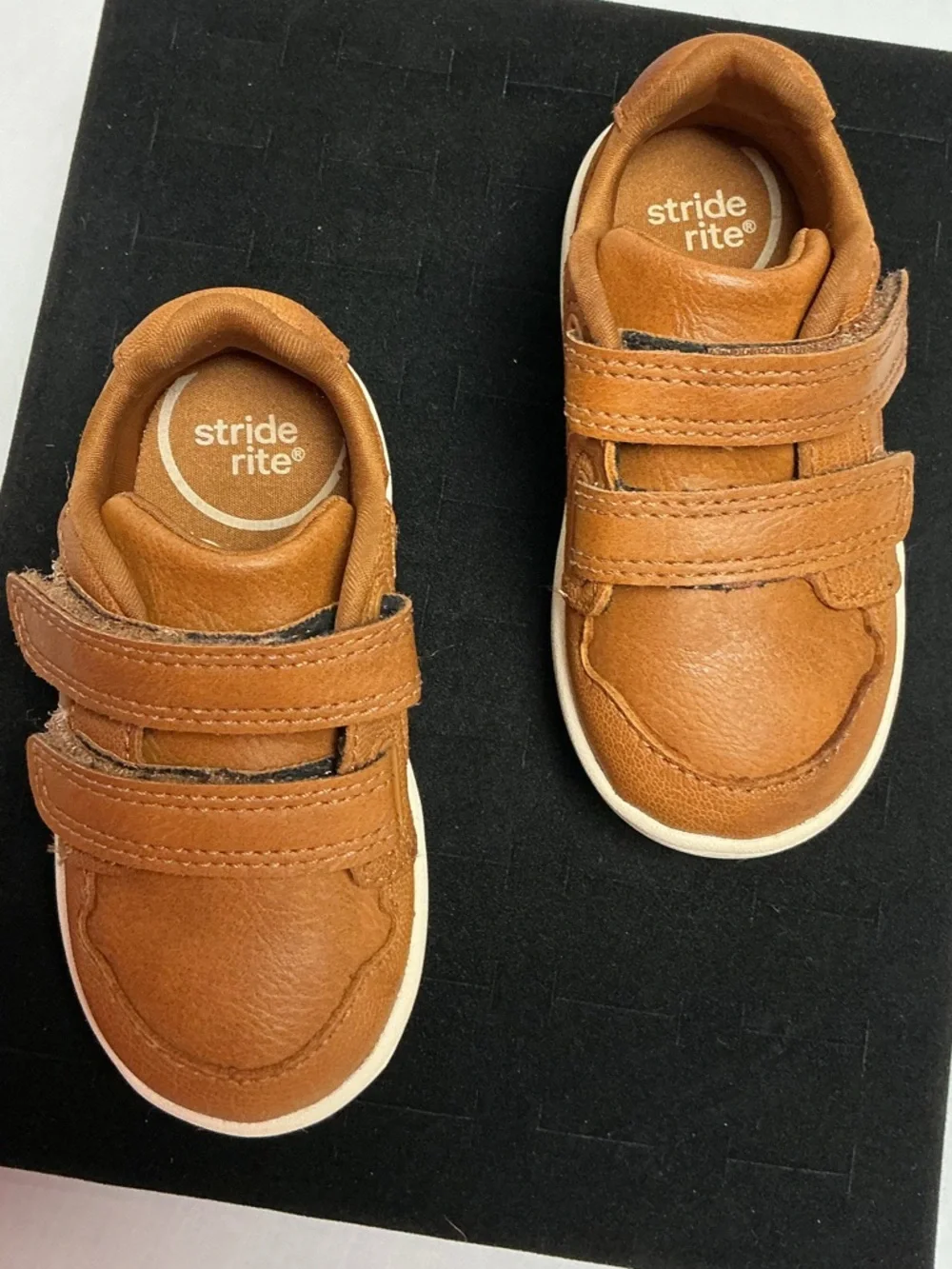 NEW Stride Rite SRT Alfredo Brown Leather Hook & Loop Sneaker 5M